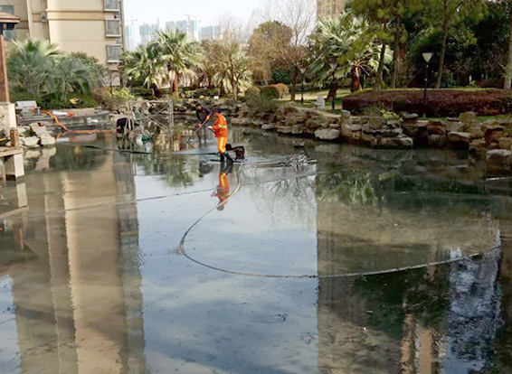 安州景观池淤泥清理